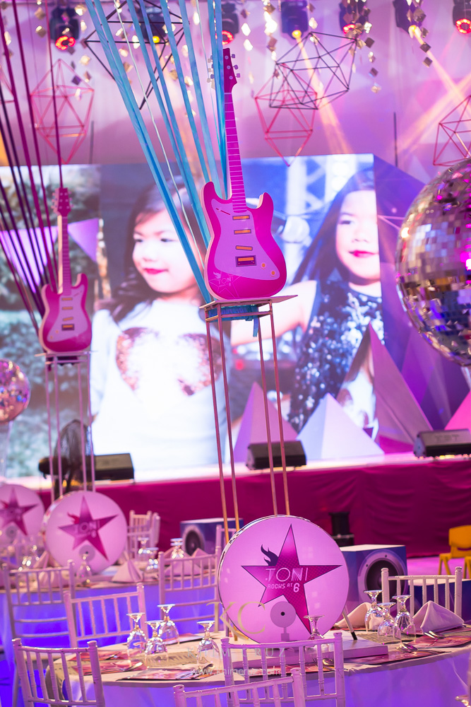 kids rock star concert party table centerpiece design