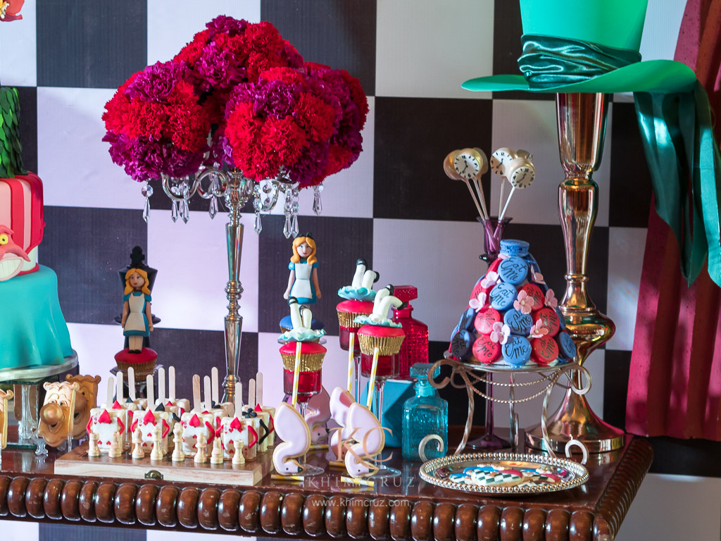 alice in wonderland birthday party styling dessert table details
