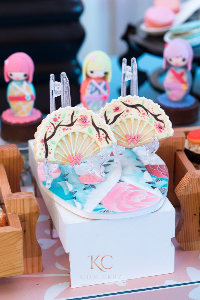 kokeshi dolls sakura cherry blossom dessert cookies