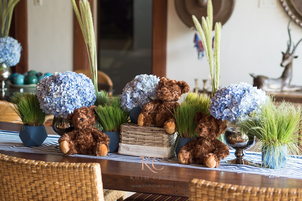 hamptons style bear baby shower guest table setup by Khim Cruz