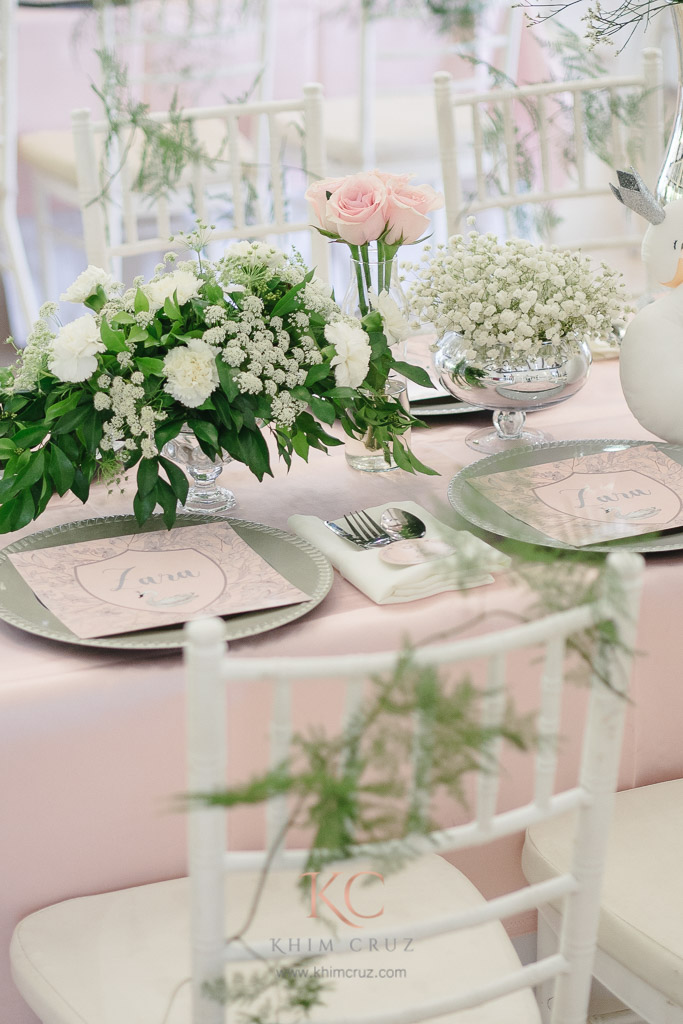 swan lake theme floral table centerpiece