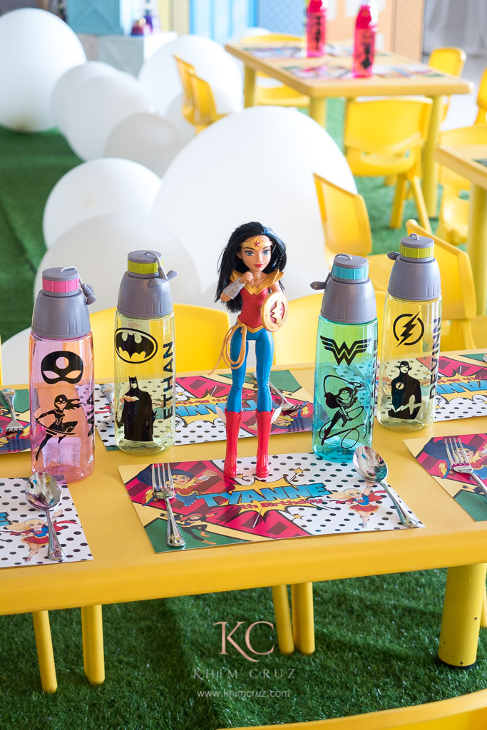 wonder woman superhero girls children table