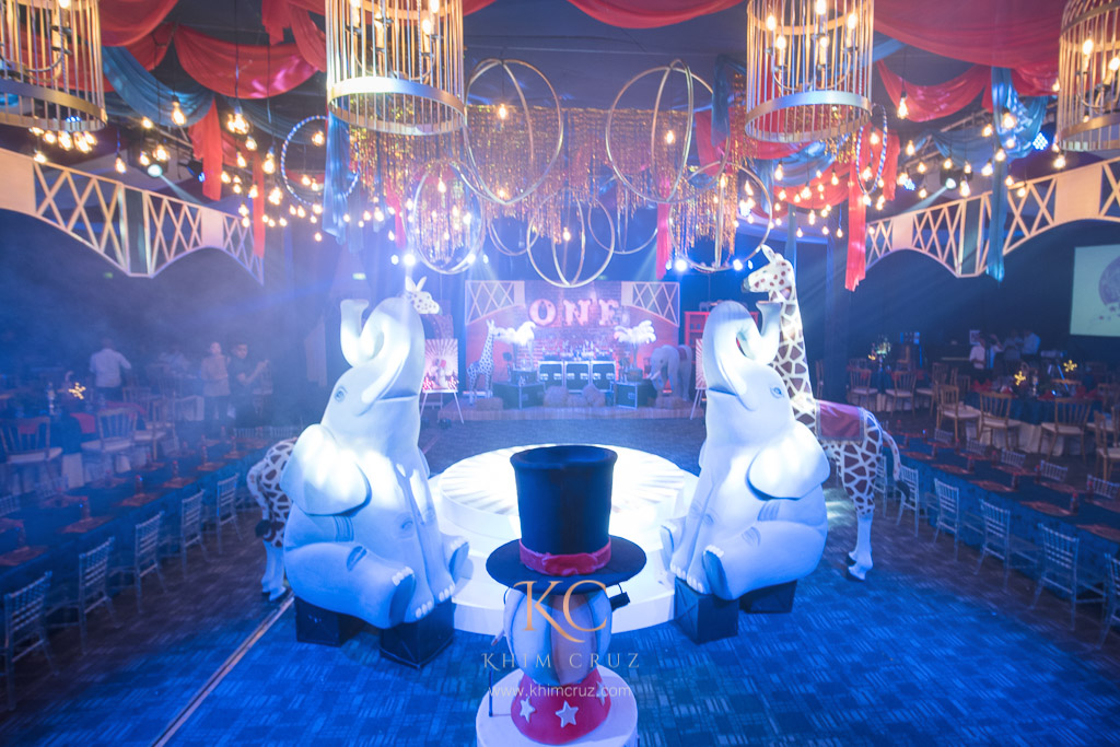 the greatest showman light stage ballroom design