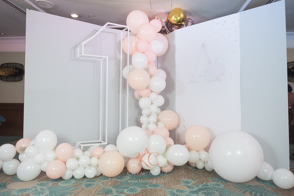 bubble themed ballon 1st birthday party