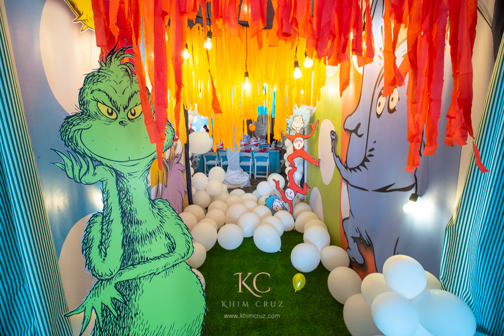 dr. seuss seussville grinch horton themed birthday entrance decor by Khim Cruz
