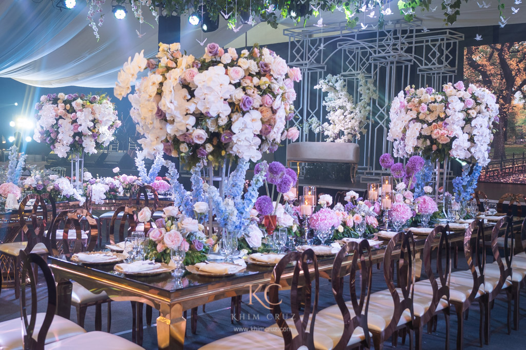 Spring season in Central Park New York inspired wedding head table floral arrangement