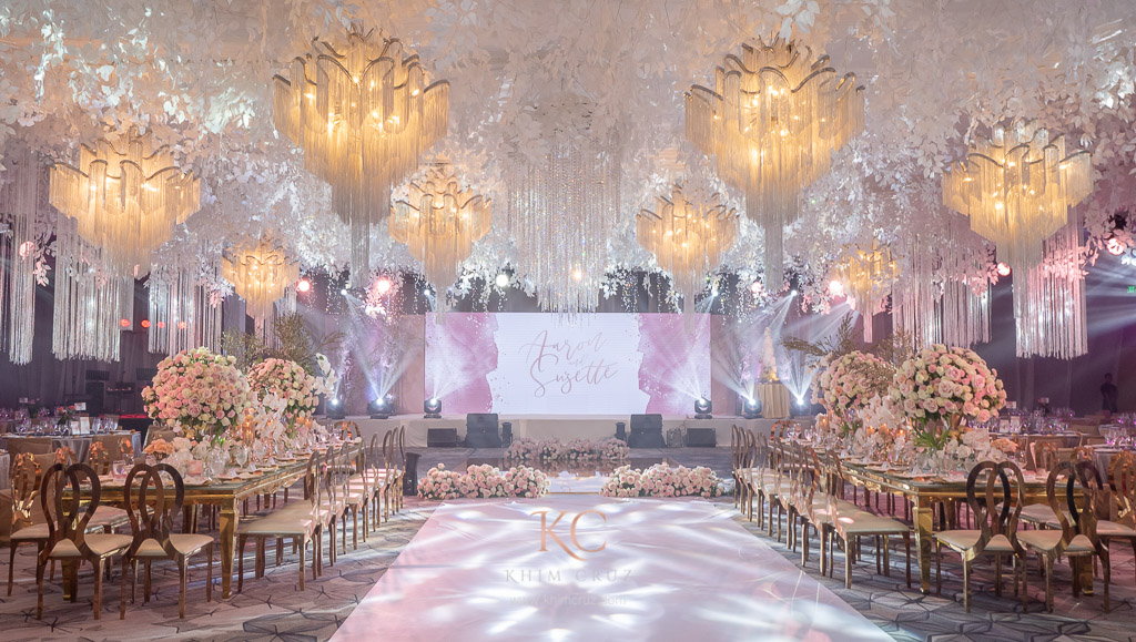 An elegant wedding reception