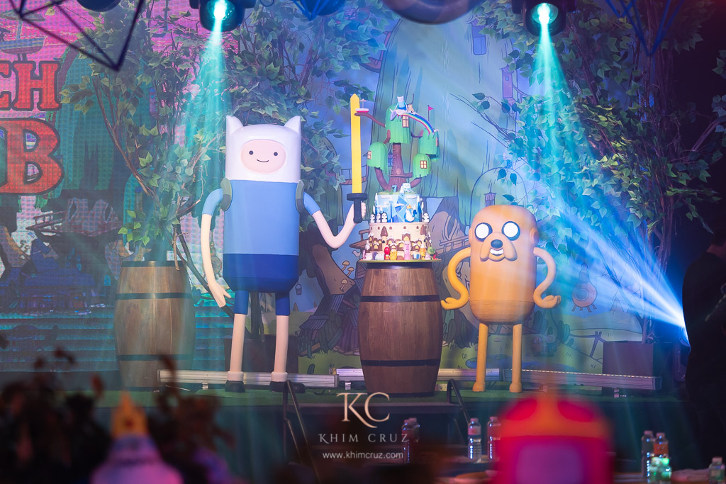 Adventure Time with Finn and Jake Tree Fort Birthday Cake