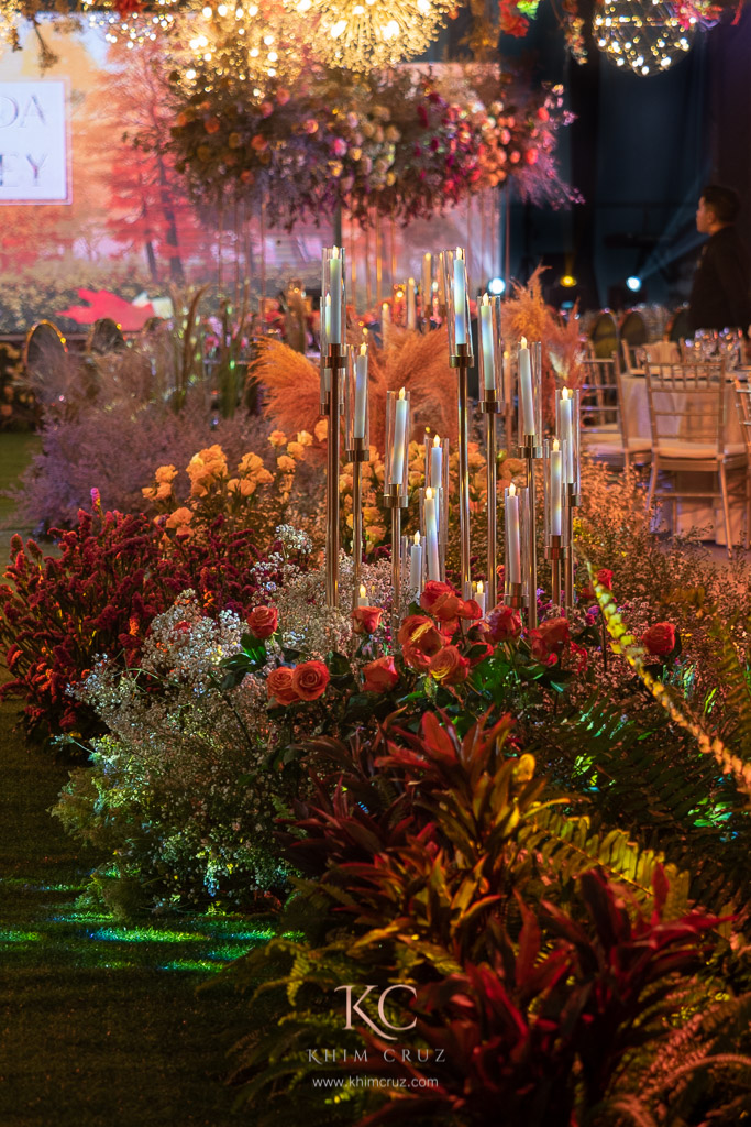 Autumn feel wedding pathway floral design details