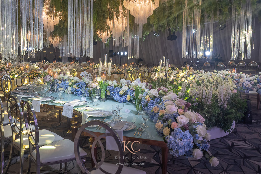 Davao classic wedding for Pjam and Gwen head table flowers by Khim Cruz