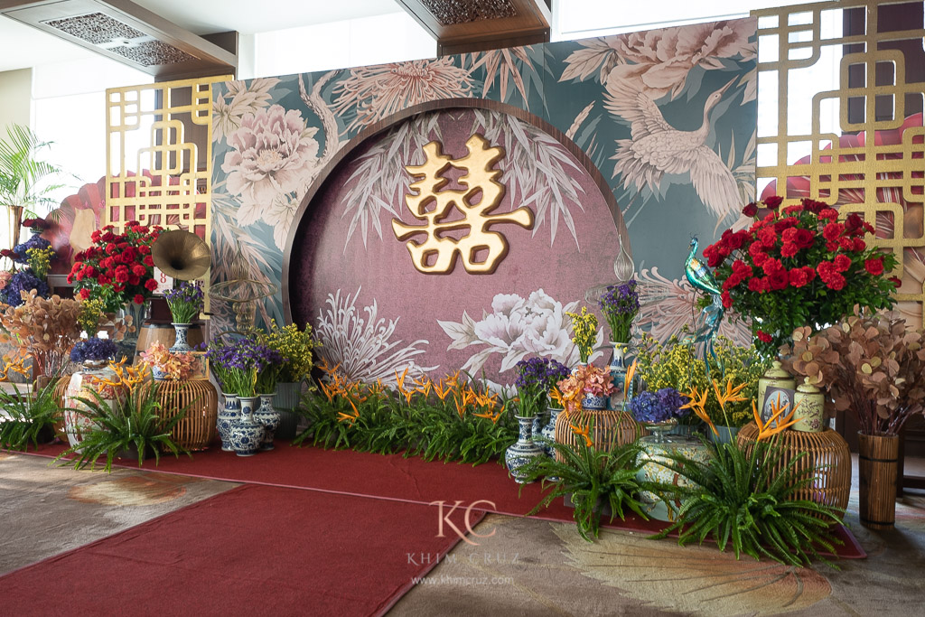 Vintage Chinese Ting Hun of Simon & Kettrice in Davao stage design and flowers by Khim Cruz