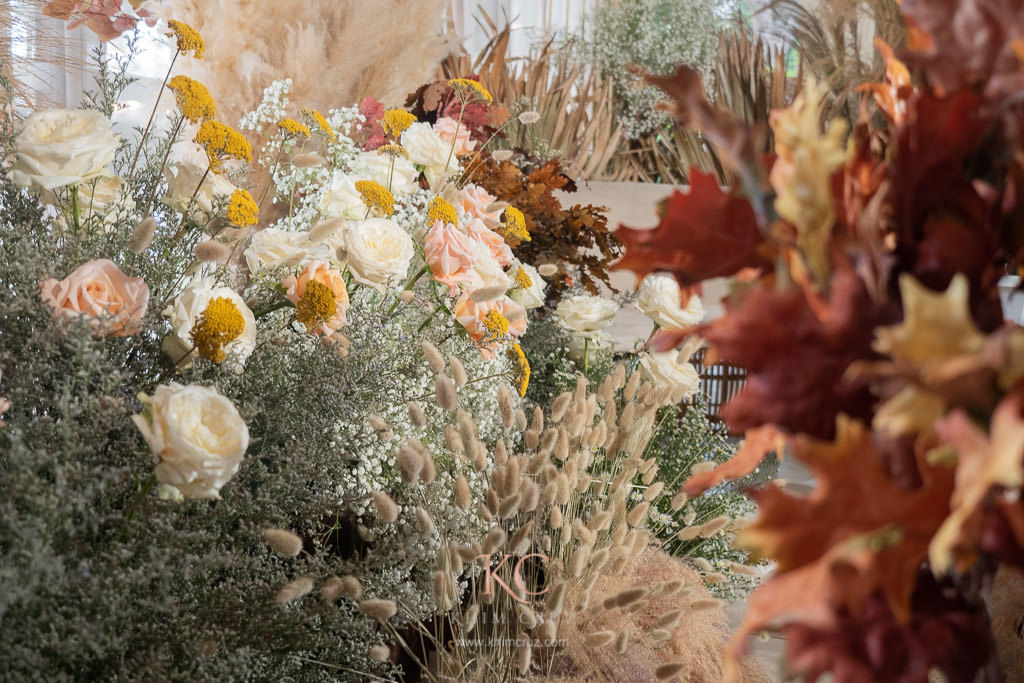 autumn boho wedding ceremony flower details by Khim Cruz