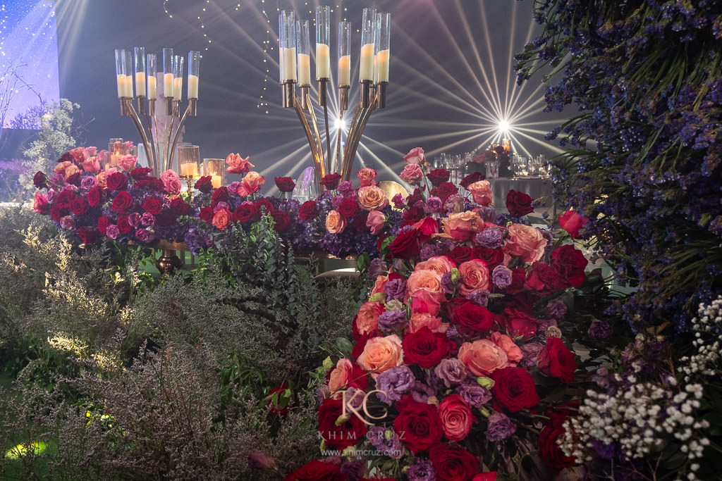 dreamy starry starry night garden feel wedding of Ivon & Tinay head table florals by Khim Cruz
