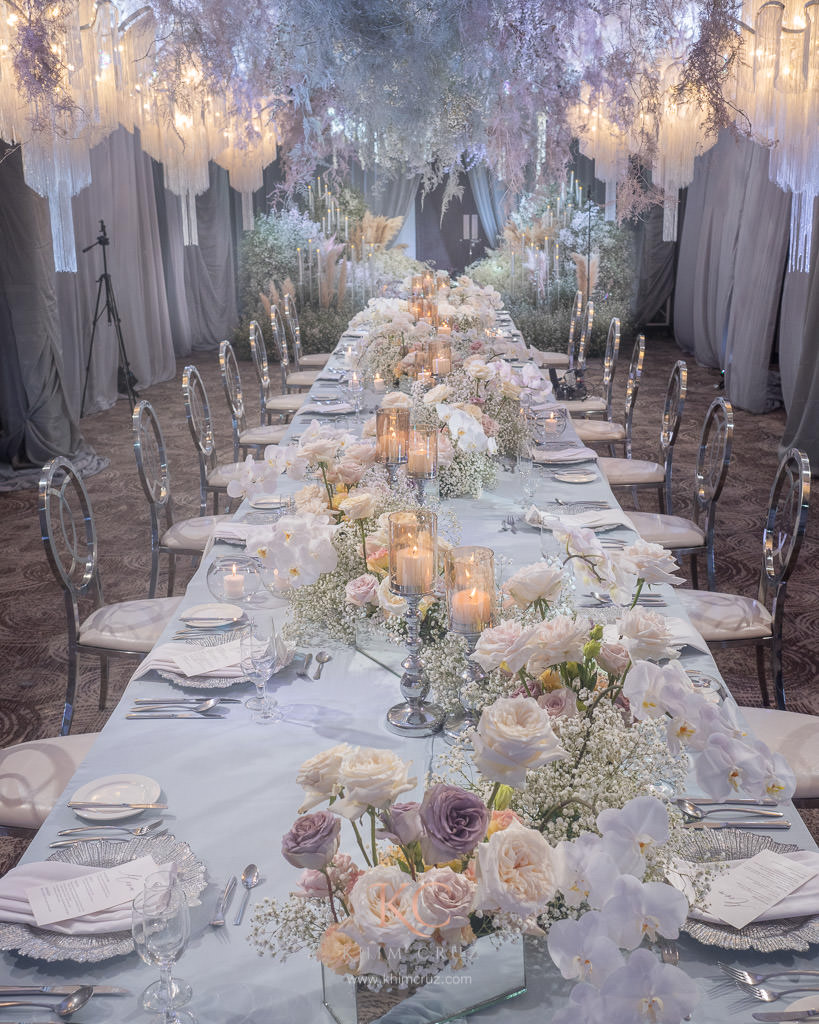 elegant wedding of Gnar & Jhoanna presidential table floral centerpiece styled by Khim Cruz