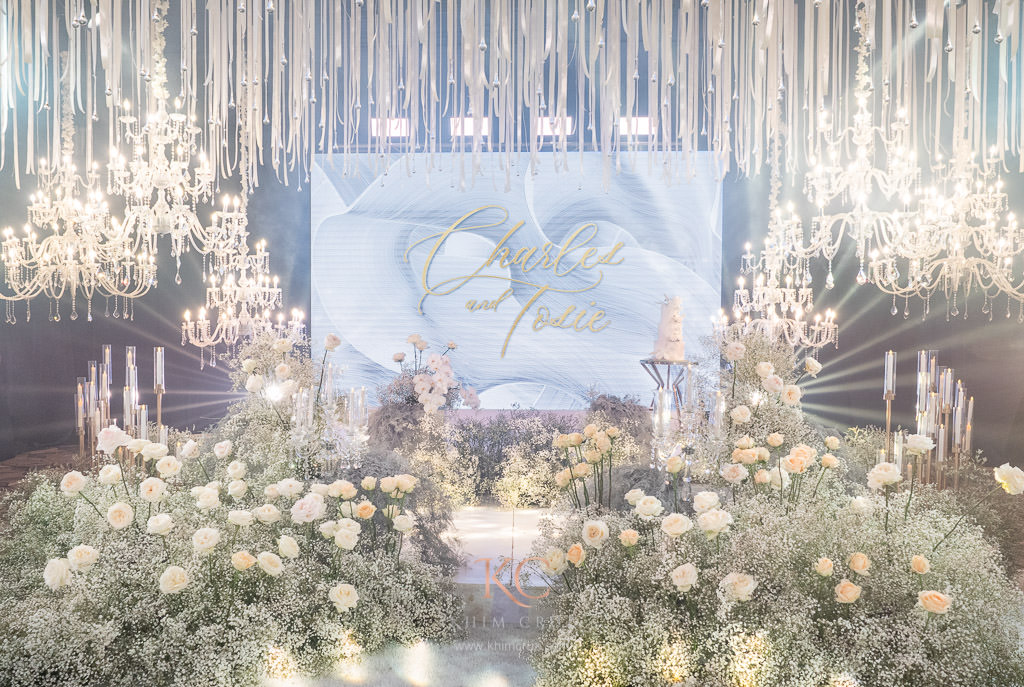 timeless elegance wedding of Charles & Tosie floral stage designed by Khim Cruz