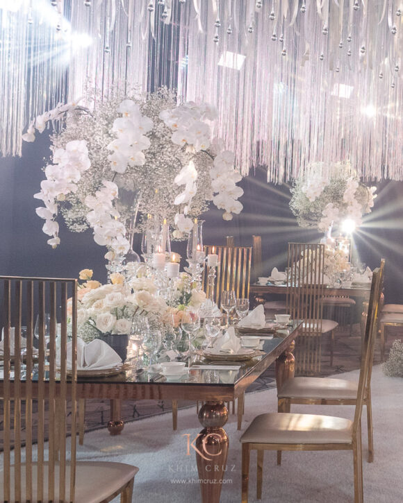 timeless elegance wedding reception of Charles & Tosie head table floral decor by Khim Cruz