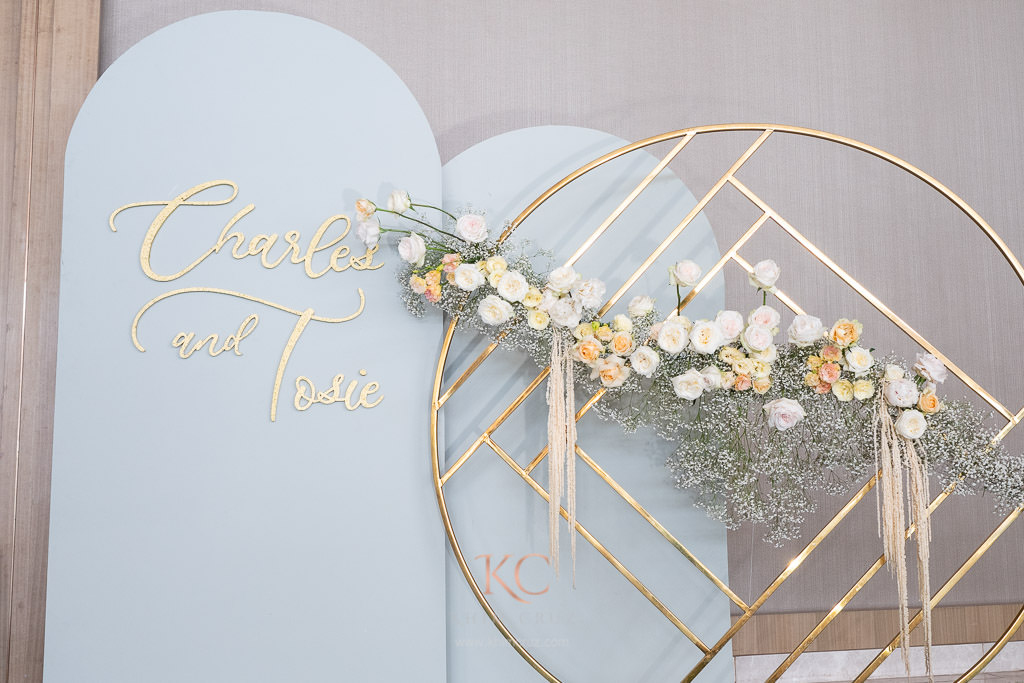 timeless elegance wedding reception of Charles & Tosie wedding photo wall by Khim Cruz