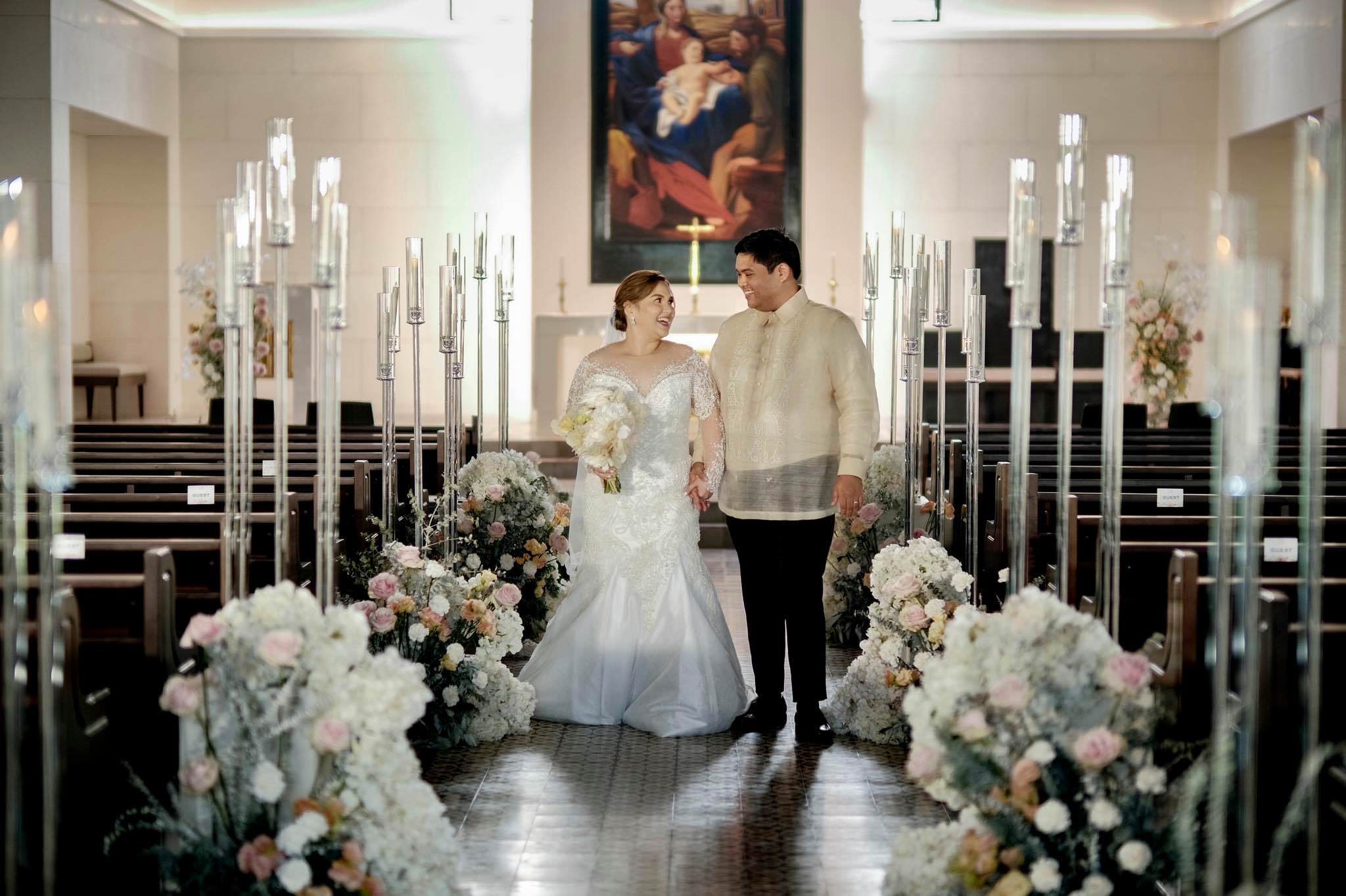 Dusit Thani Lubi Plantation Holy Family Catholic Chapel destination wedding of Ryan & Mika aisle decor