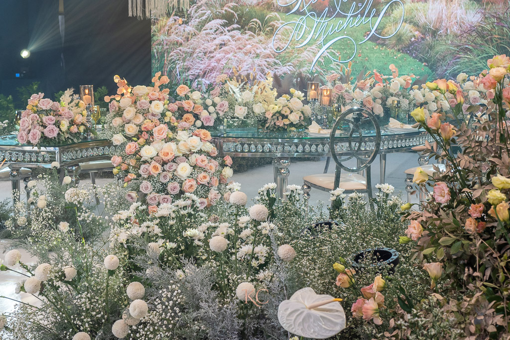 khimscaped muted elegance wedding reception of Kirk and Michele table floralscape by Khim Cruz