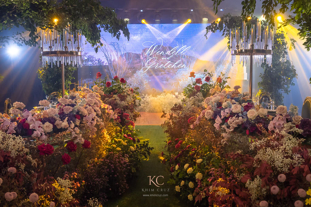 dreamy and dramatic feel wedding of Wendell & Gretchen floral design by floirst Khim Cruz
