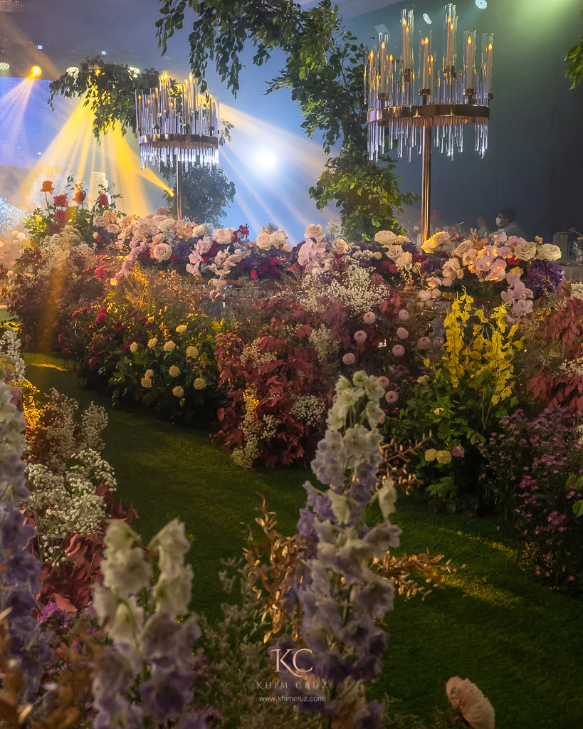 dreamy and dramatic feel wedding of Wendell & Gretchen floralscape by Khim Cruz