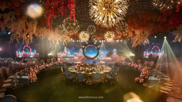 Autumn-inspired wedding reception circular table layout designed by Khim Cruz