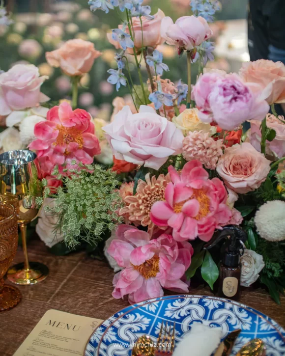 light and fresh-feel Tuscan wedding reception table flower details
