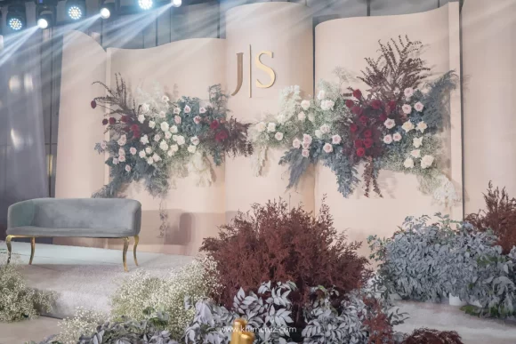 modern elegance wedding of Johnson and Shawn floral stage backdrop designed by Khim Cruz