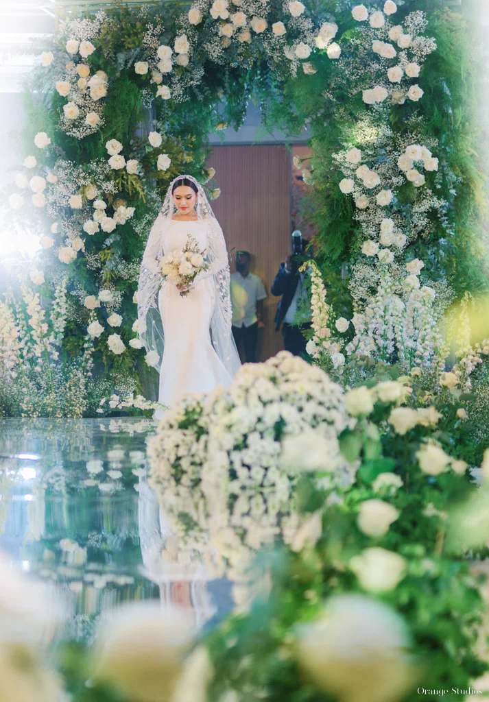 Nikah wedding ceremony of Datu Pax Ali and Bai Shari bride walking down the aisle