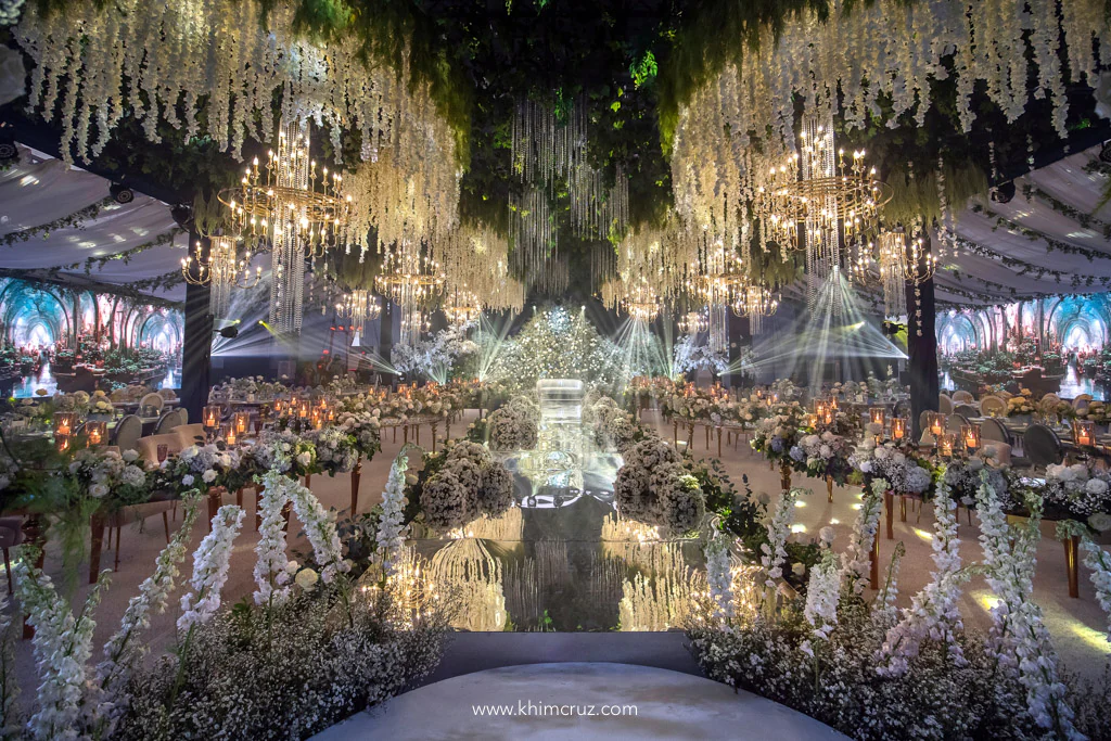 Nikah wedding ceremony of Datu Pax Ali and Bai Shari with semi circular ceiling installations and table design by Khim Cruz