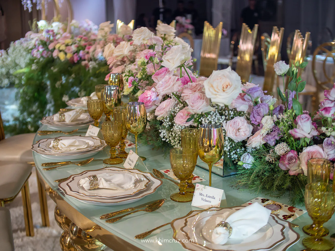 Soft pastel florals table centerpieces at Japanese themed wedding by Khim Cruz