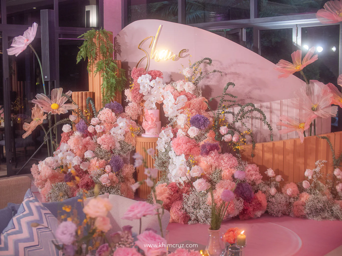 chic soiree for Shanes 40th birthday party flower art backdrop fresh and paper flowers by florist Khim Cruz