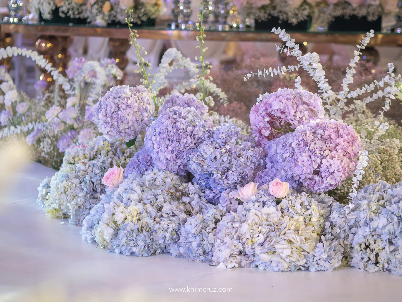 beautiful aisle floral details for a dreamy garden theme wedding reception