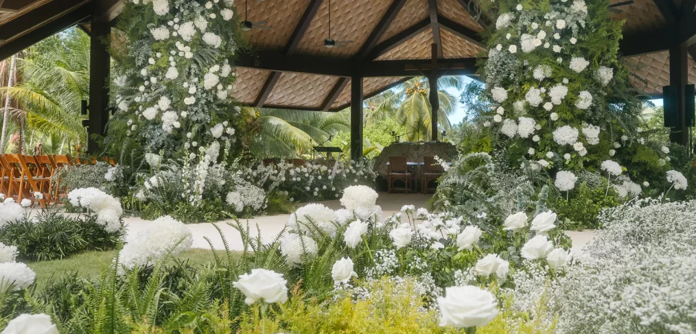 a pair of pillar florals stand as entrance of the wedding ceremony of Matthew and Monica's destination wedding design by Khim Cruz