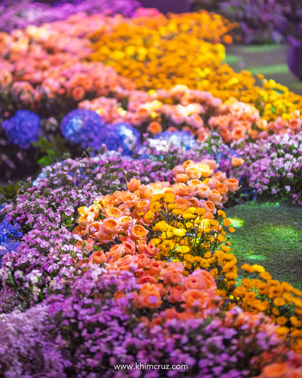 colorful flower beds beautifully arranged at this Disney princess themed celebration