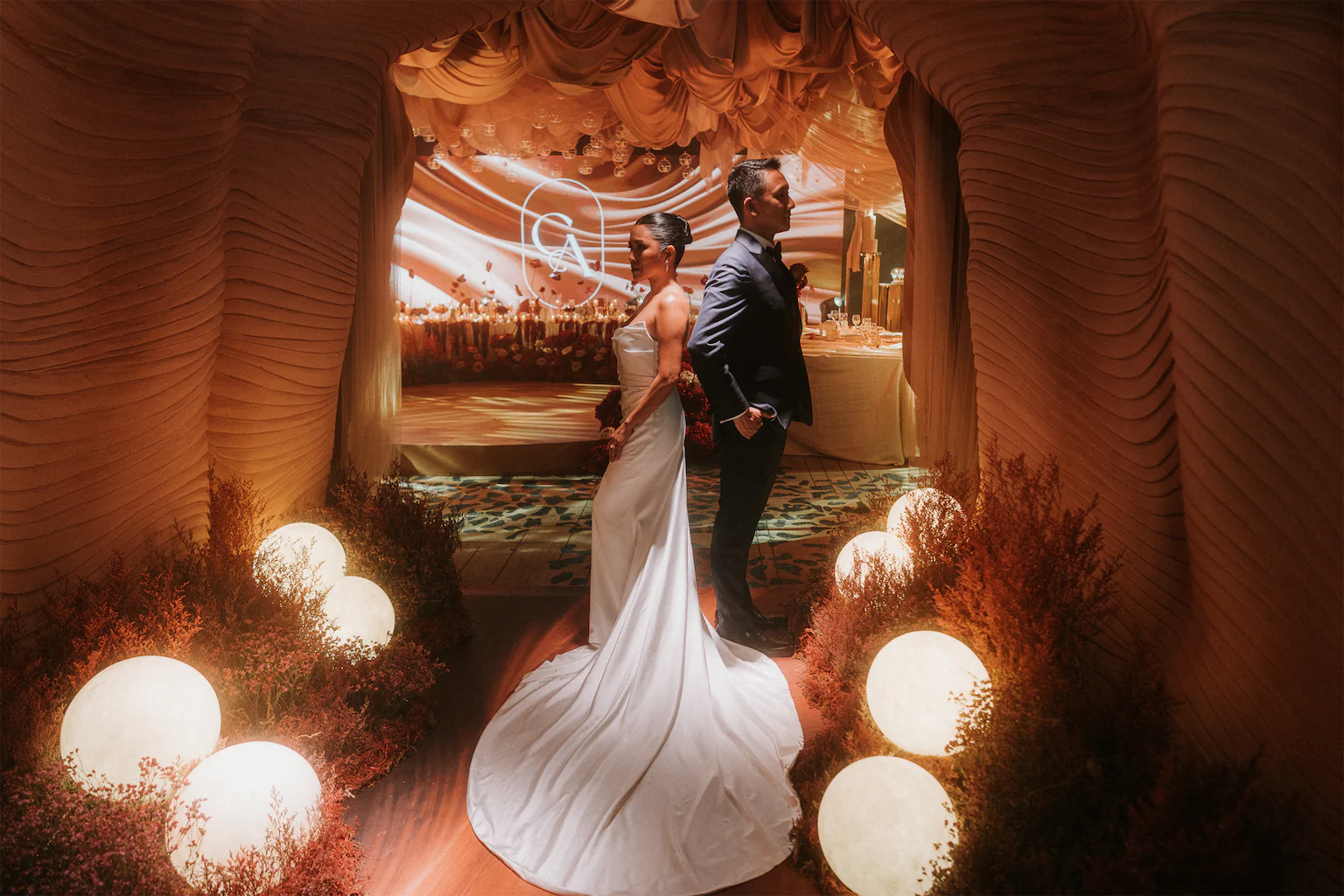 A celebration grounded in warmth and natural harmony a Grand Canyon-inspired wedding reception