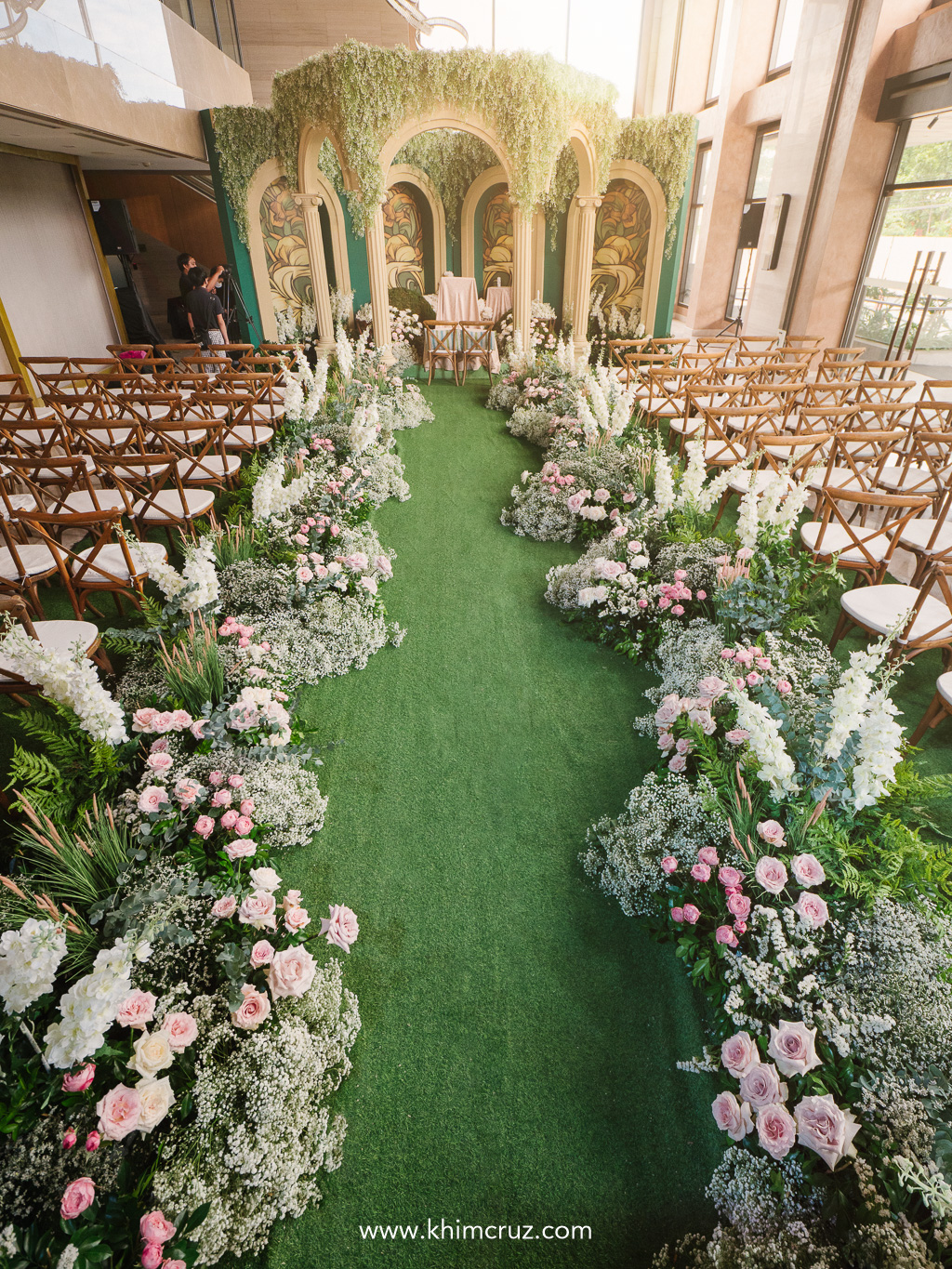 An Art Nouveau wedding ceremony framed in timeless elegance and garden charm