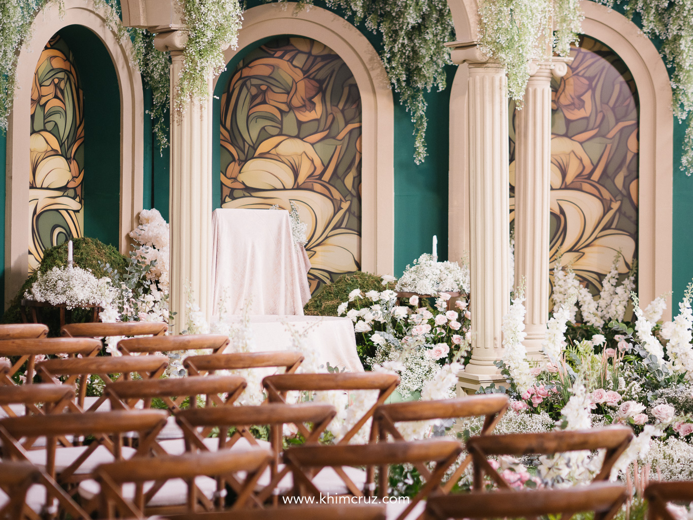 Art Nouveau wedding ceremony turned love into a work of art