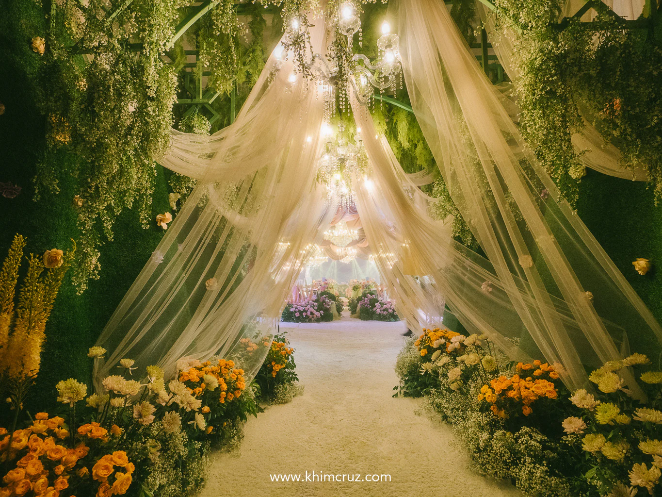 a wedding entrance tunnel to vintage-inspired reception