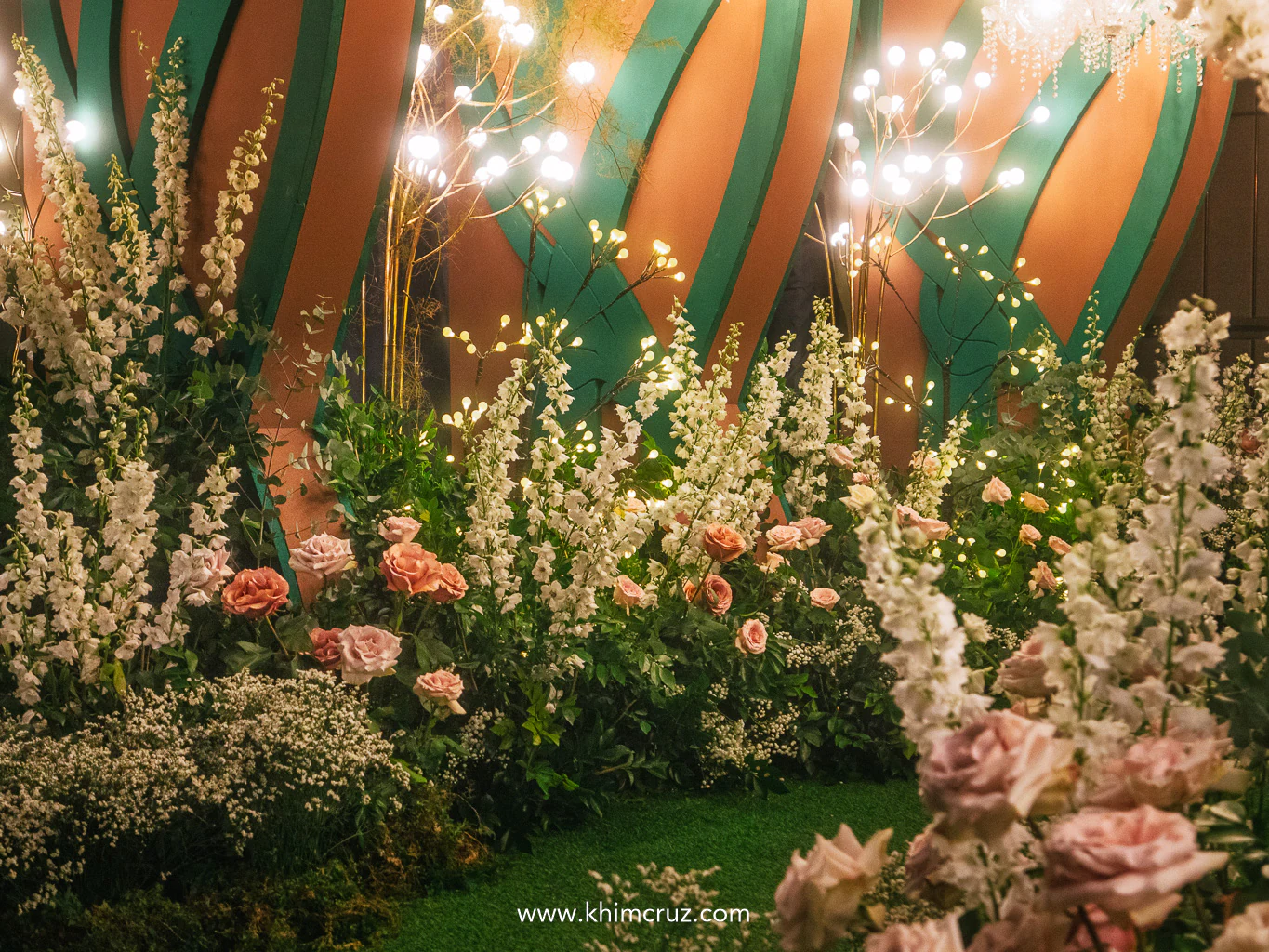 art nouveau entrance tunnel to the wedding reception floral details
