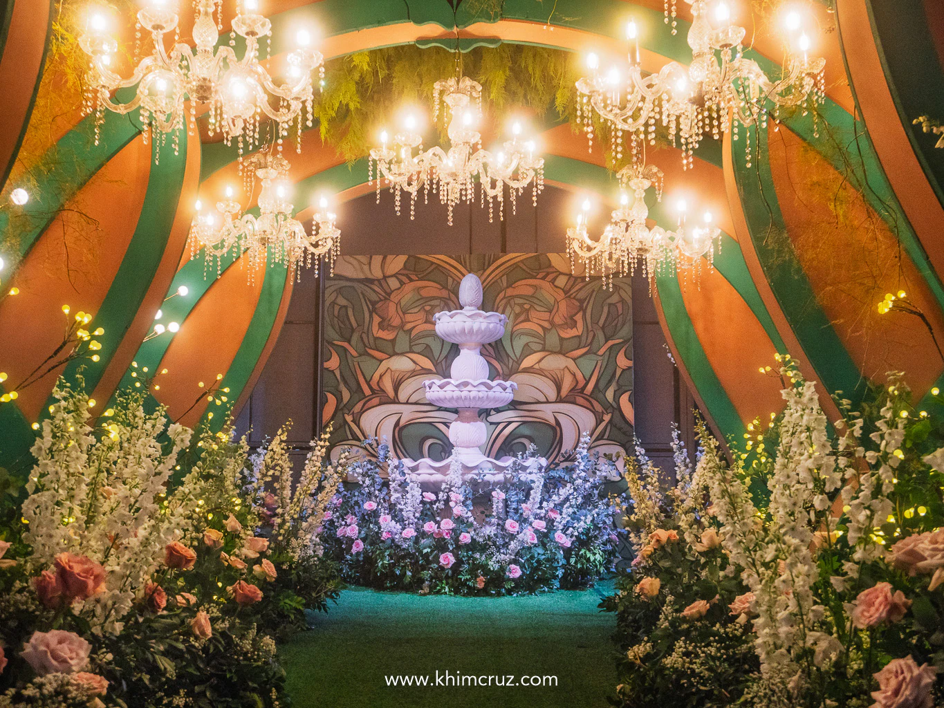 couple's art nouveau wedding invitation inspired this entrance tunnel