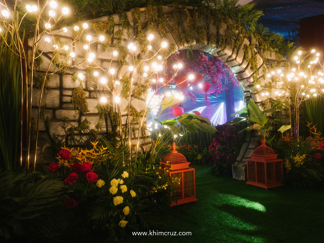 moon gate serve as the entrance of this Crazy Rich Asians debut