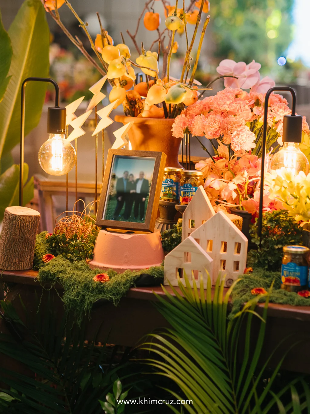 alsons-70th-anniversary-themed-table-decor-lightning-house-flowers-khim-cruz