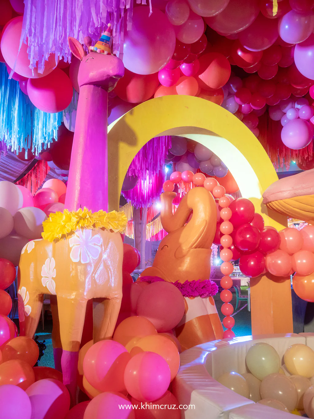 coachella-party-animal-giant-giraffe-elephant-balloon-setup-khim-cruz-davao