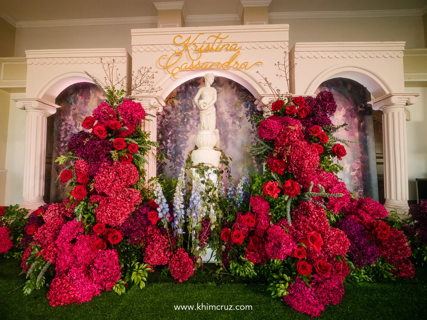 renaissance-debut-backdrop-red-hydrangea-roses-marble-statue-khim-cruz-davao