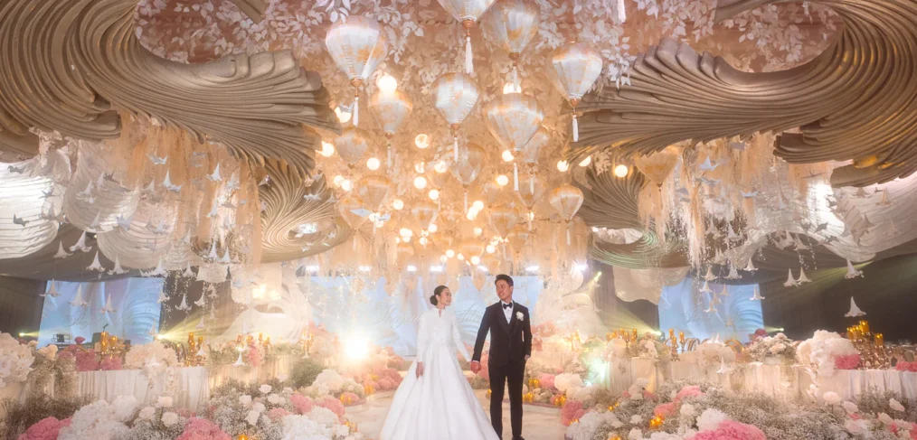 white-old-rose-oriental-lantern-ceiling-wedding-reception-khim-cruz-davao