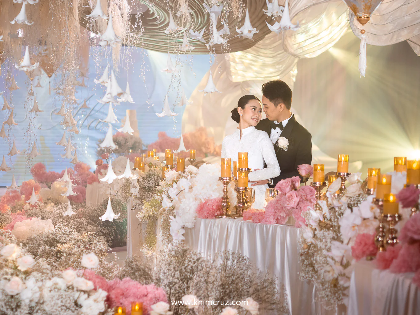 white-old-rose-suspended-floral-ceiling-couple-table-davao-wedding-khim-cruz