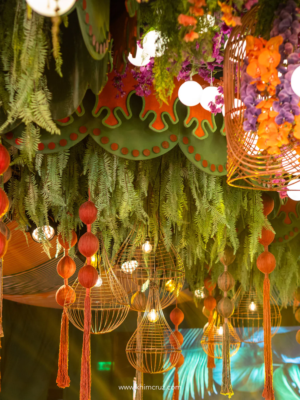 tropical-wedding-ceiling-installation-hanging-ferns-lanterns-khim-cruz-davao